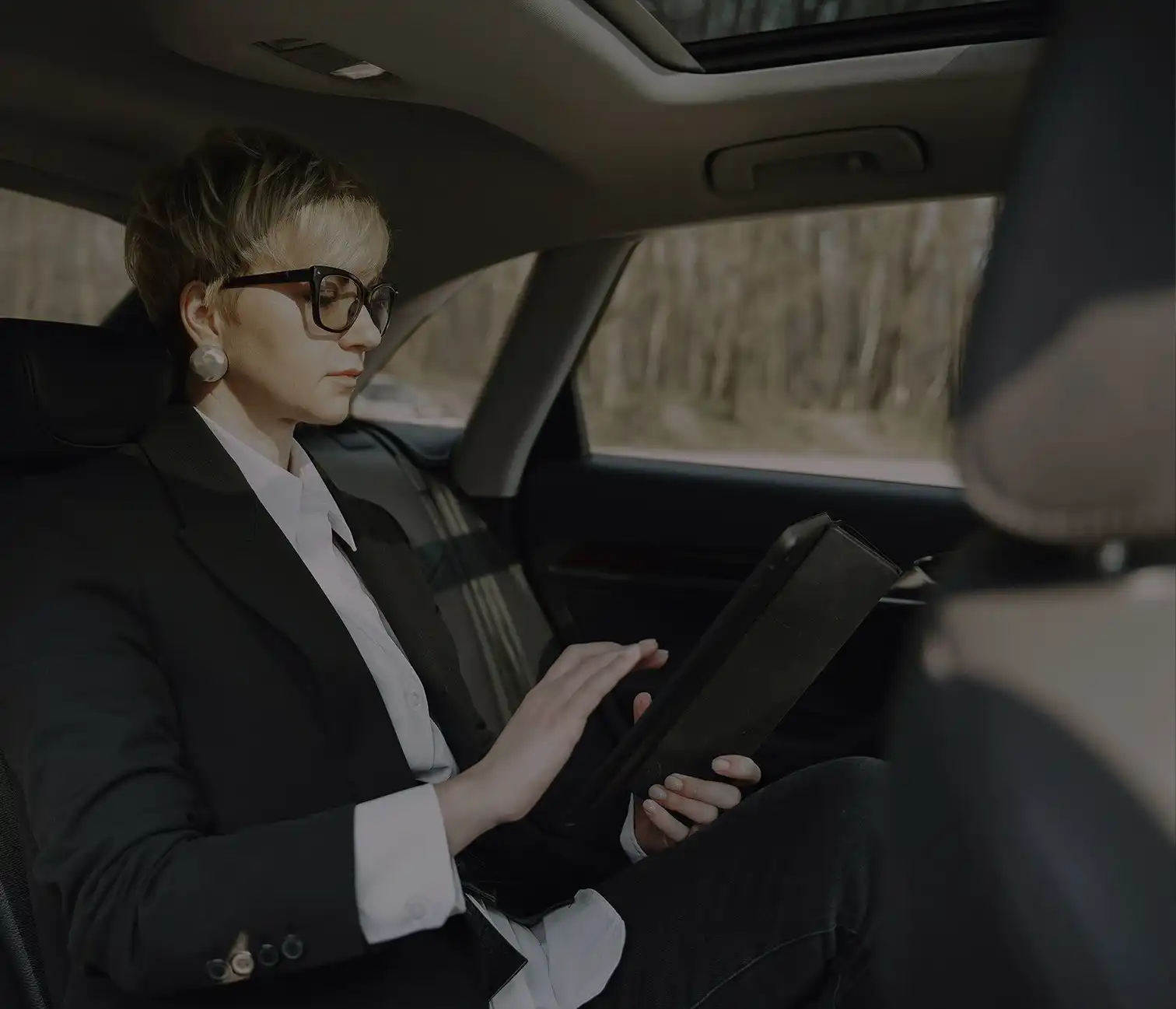 Flughafentransfer-Service – Abholung von zu Hause zum Flughafen Frankfurt zum Festpreis; rund um die Uhr verfügbar.